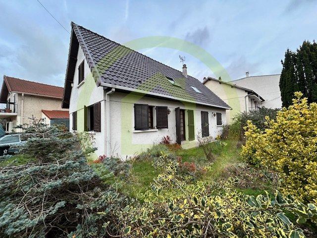 Maison - 121 m² - 5 pièces