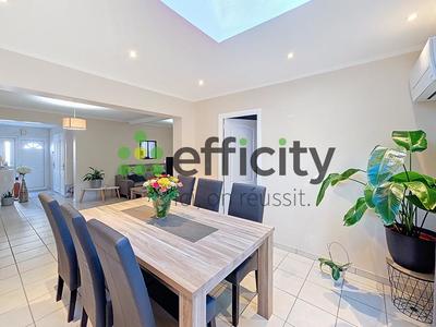 Maison - 94 m² - 5 pièces