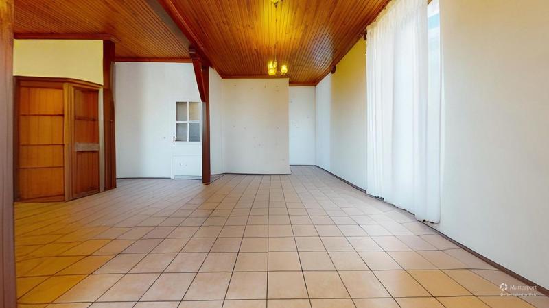 Maison - 260 m² - 8 pièces