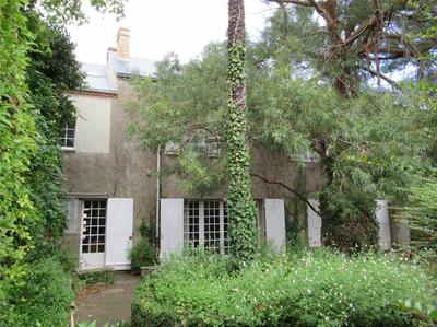 Maison - 230 m² - 11 pièces