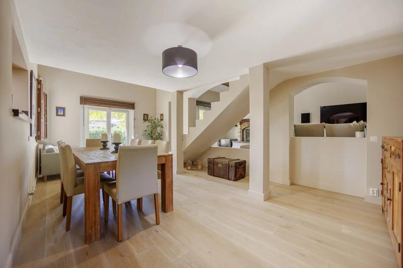 Villa - 196 m² - 6 pièces