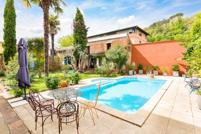 Maison - 450 m² - 11 pièces