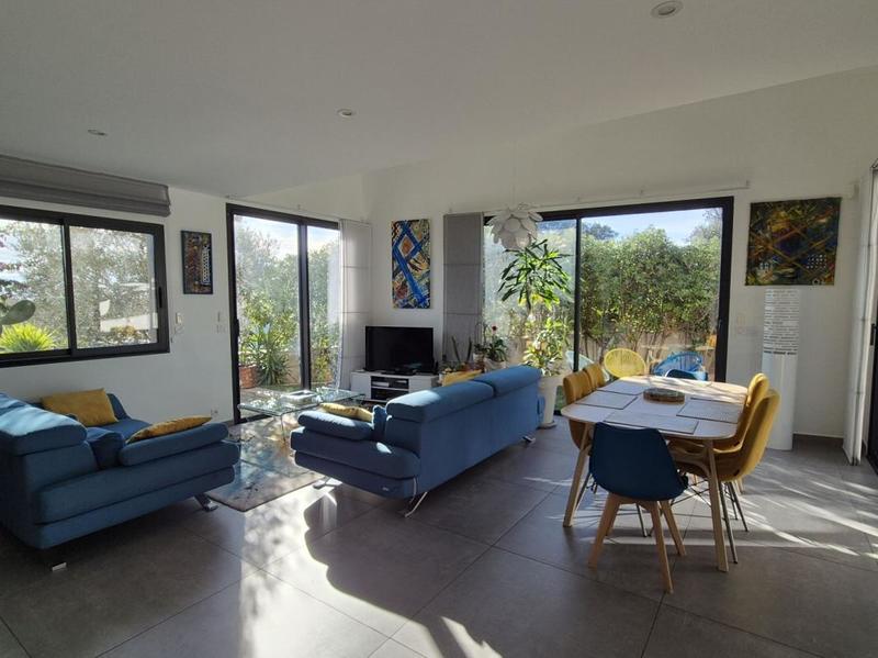 Maison - 105 m² - 4 pièces