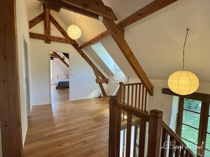 Maison traditionnelle - 1 m² - 6 pièces