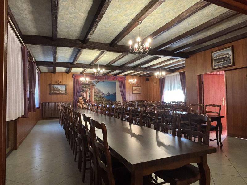 Maison ancienne - 466 m² - 11 pièces