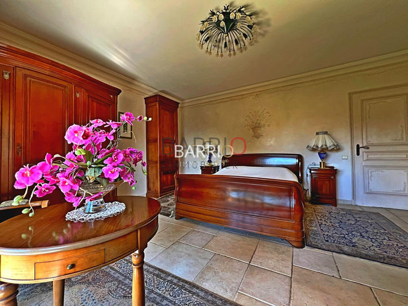 Maison - 208 m² - 7 pièces