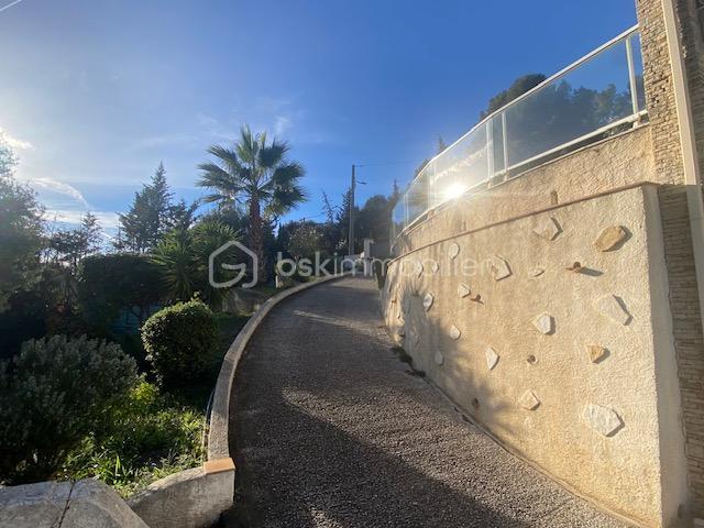 Villa - 220 m² - 7 pièces