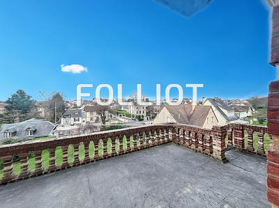 Maison - 382 m² - 15 pièces