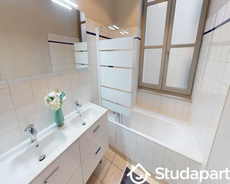 Chambre - 75 m² - 1 pièce