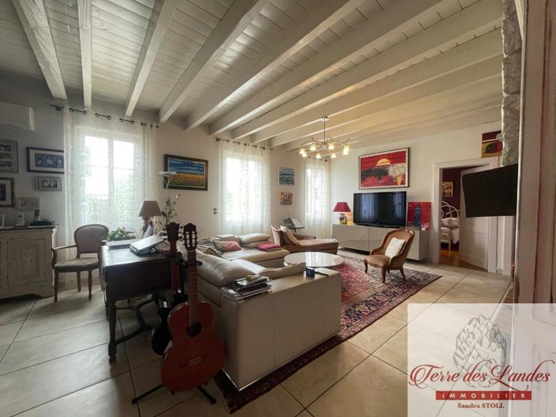 Propriété - 174 m² - 9 pièces