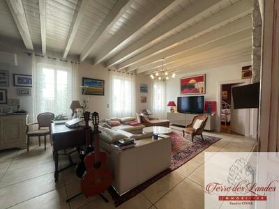 Propriété - 174 m² - 9 pièces