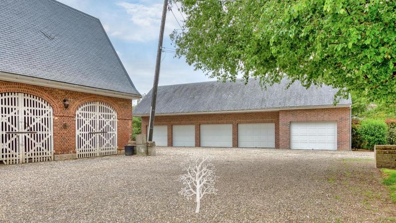 Demeure - 300 m² - 7 pièces