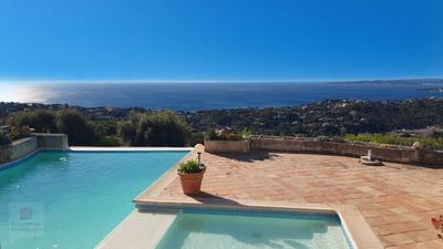 Demeure - 219 m² - 7 pièces