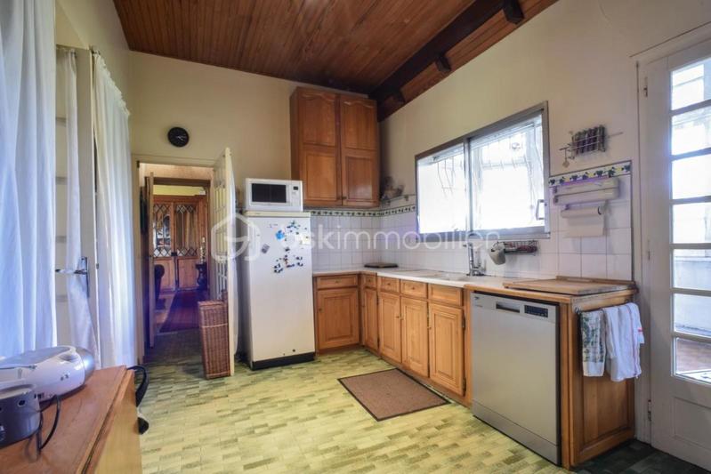 Maison - 214 m² - 8 pièces