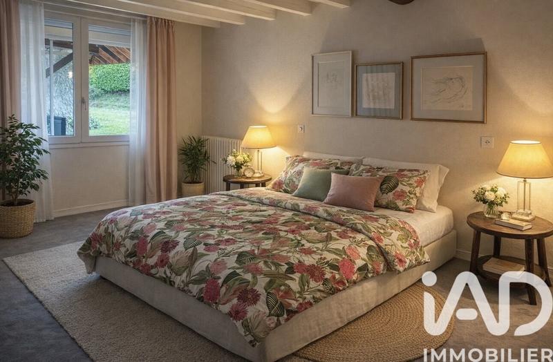 Maison - 285 m² - 9 pièces