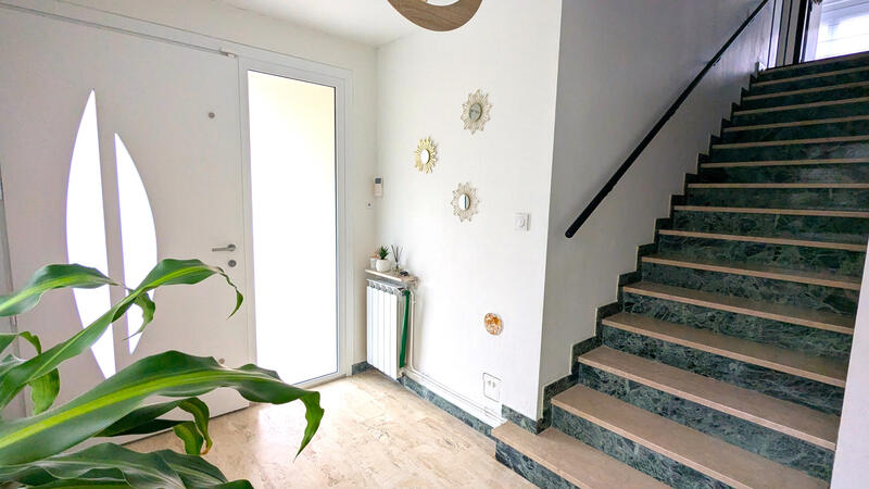 Maison - 257 m² - 10 pièces