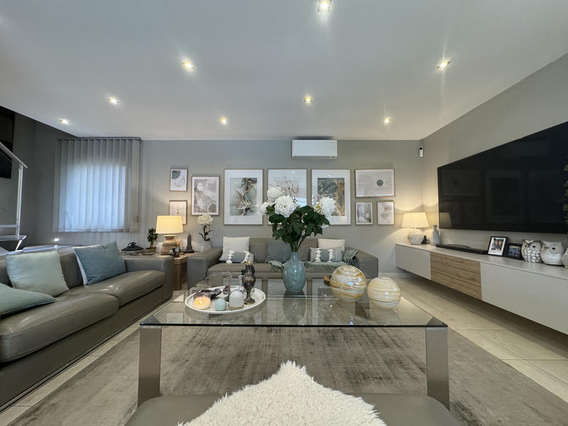 Maison - 163 m² - 5 pièces