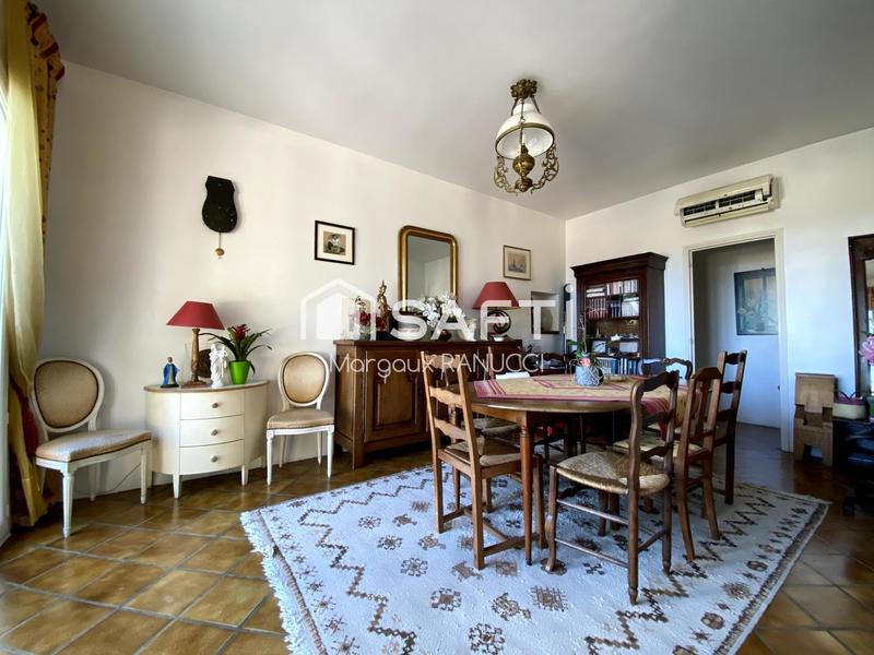 Maison - 233 m² - 9 pièces