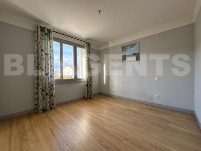 Maison - 151 m² - 5 pièces