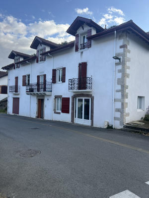 Appartement - 162 m² - 6 pièces