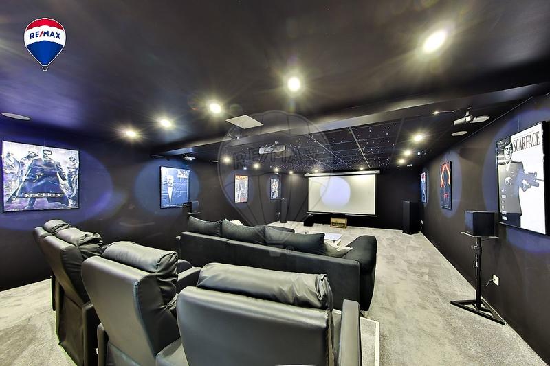 Maison - 348 m² - 7 pièces