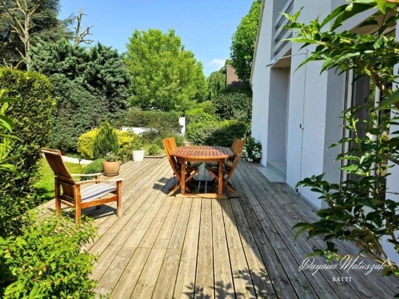 Maison - 184 m² - 7 pièces