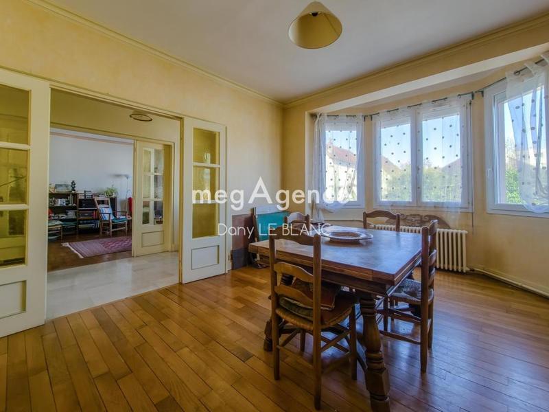 Maison - 180 m² - 7 pièces