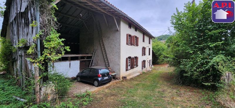 Maison - 236 m² - 7 pièces