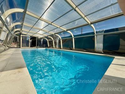 Maison - 180 m² - 7 pièces