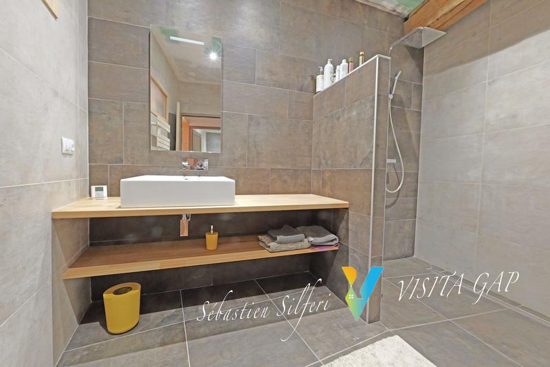 Maison - 223 m² - 12 pièces