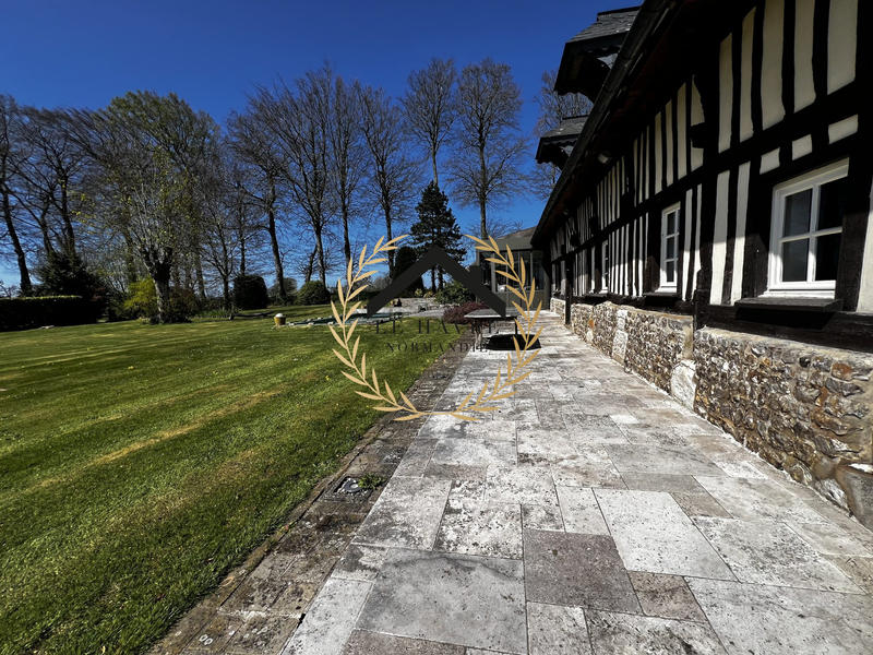 Maison - 253 m² - 10 pièces