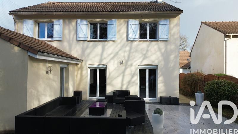 Maison - 127 m² - 7 pièces