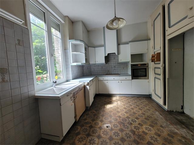 Maison - 228 m² - 11 pièces