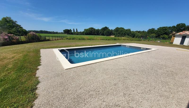 Maison - 95 m² - 4 pièces