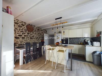 Maison - 98 m² - 4 pièces