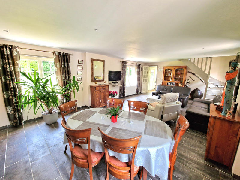 Maison - 200 m² - 8 pièces