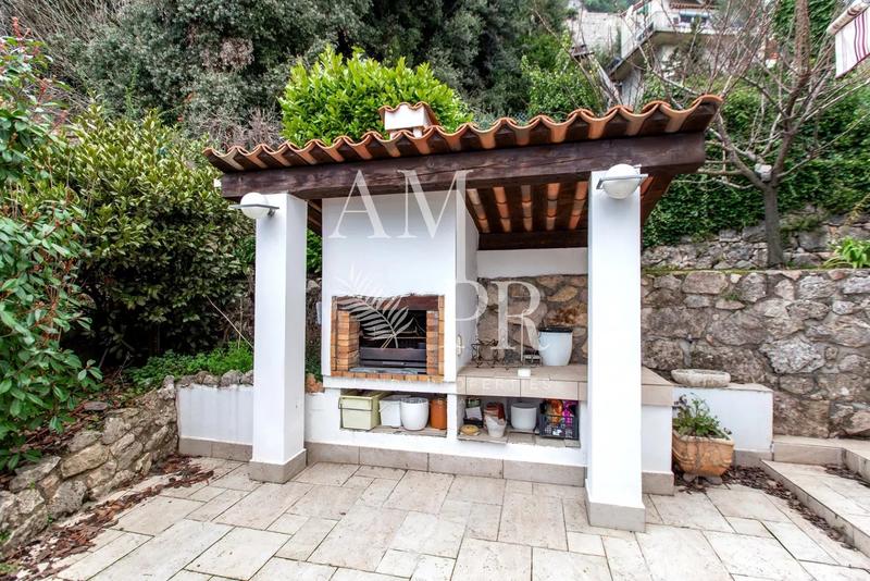 Maison - 237 m² - 7 pièces