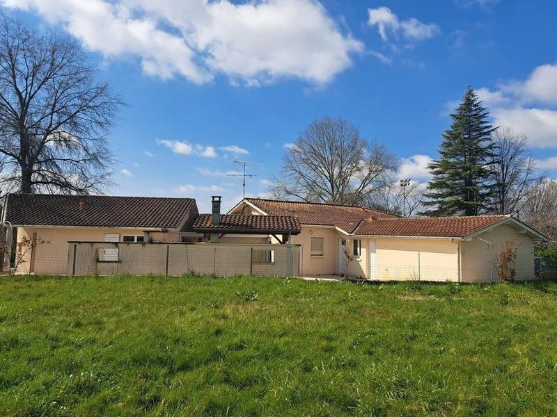 Maison - 200 m² - 8 pièces