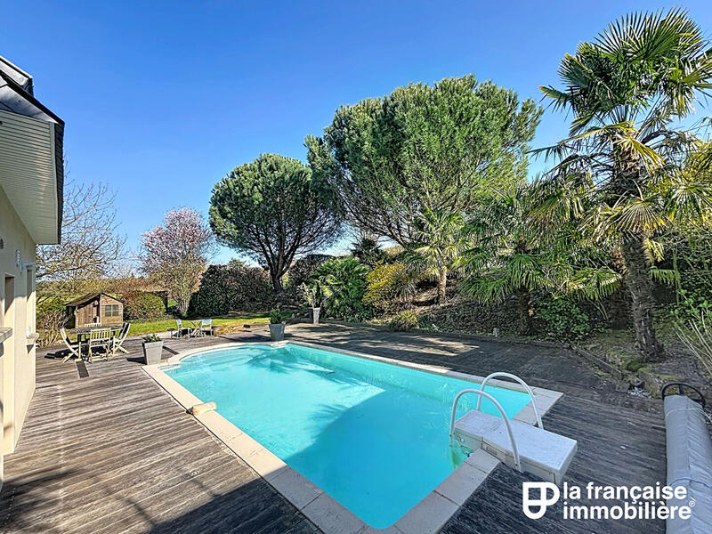 Maison - 132 m² - 7 pièces