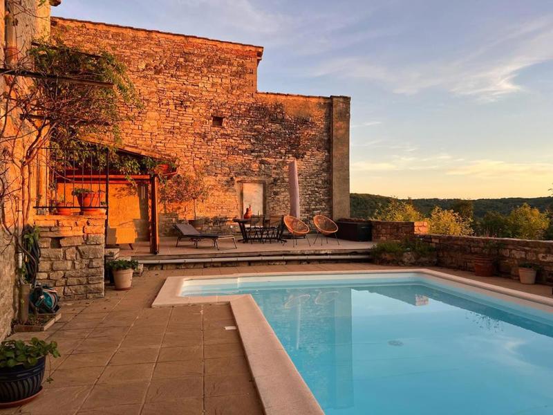 Maison - 201 m² - 8 pièces