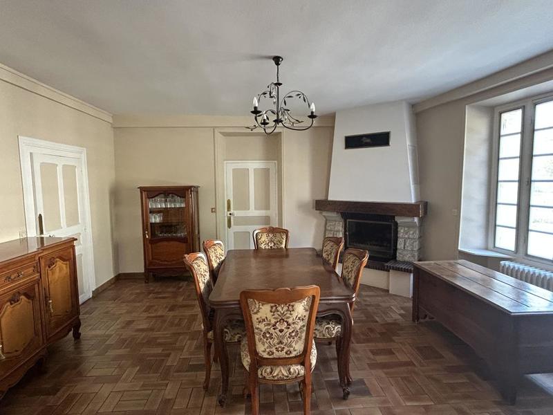 Maison - 159 m² - 7 pièces