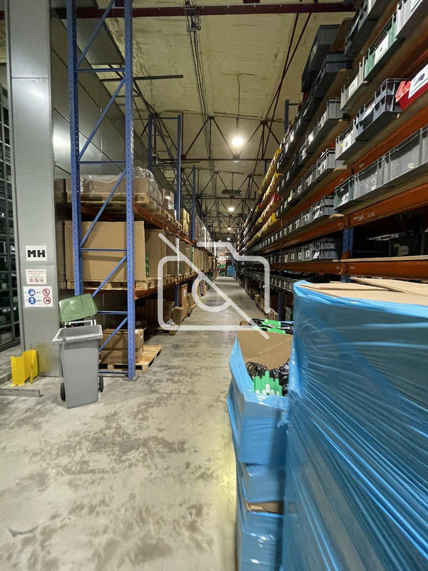 Entrepôt - 1 000 m²