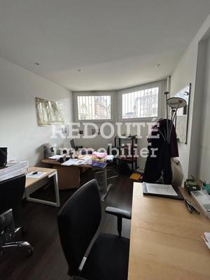 Bureau - 23 m² - 2 pièces