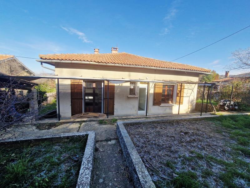 Maison - 102 m² - 4 pièces