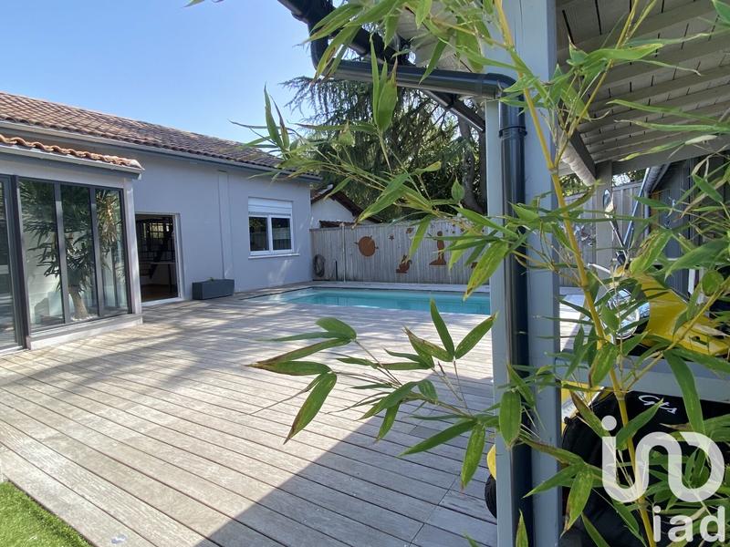 Maison - 210 m² - 7 pièces