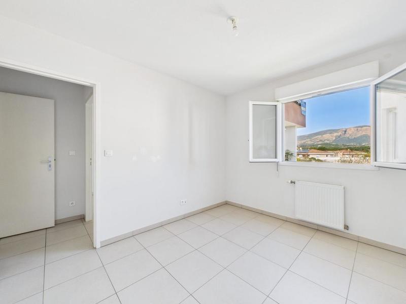 Appartement - 79 m² - 4 pièces