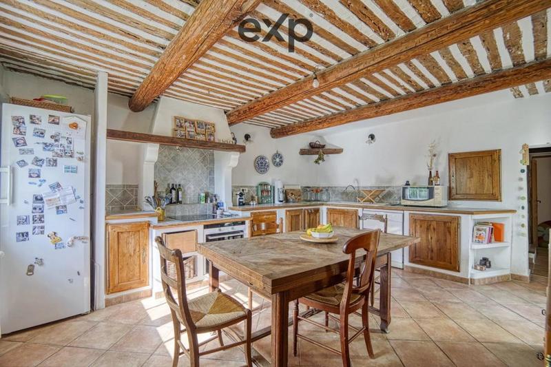 Propriété - 176 m² - 6 pièces