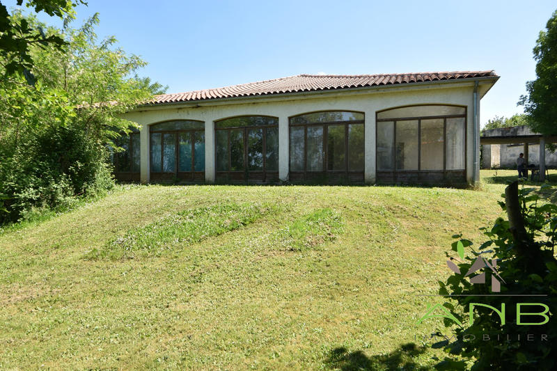 Maison - 692 m² - 3 pièces
