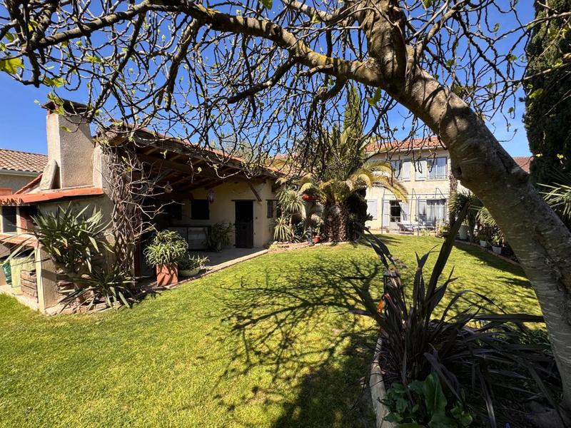 Maison de ville - 240 m² - 7 pièces