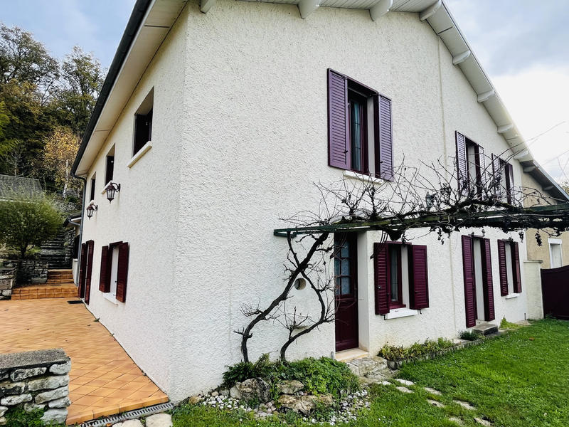 Maison - 207 m² - 6 pièces